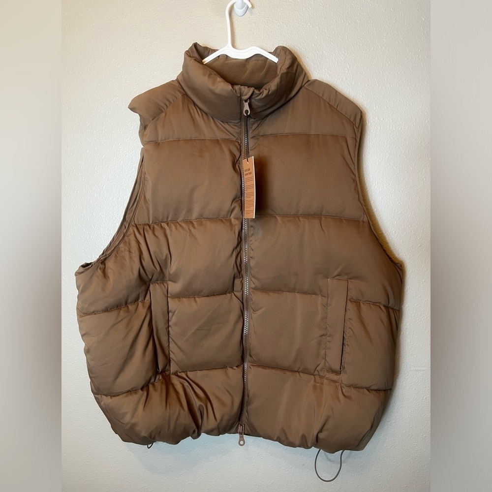 NWT‎ Girlfriend Collective Coffee Brown Puffer Vest
Jacket Full Zip Size 10/ 5X